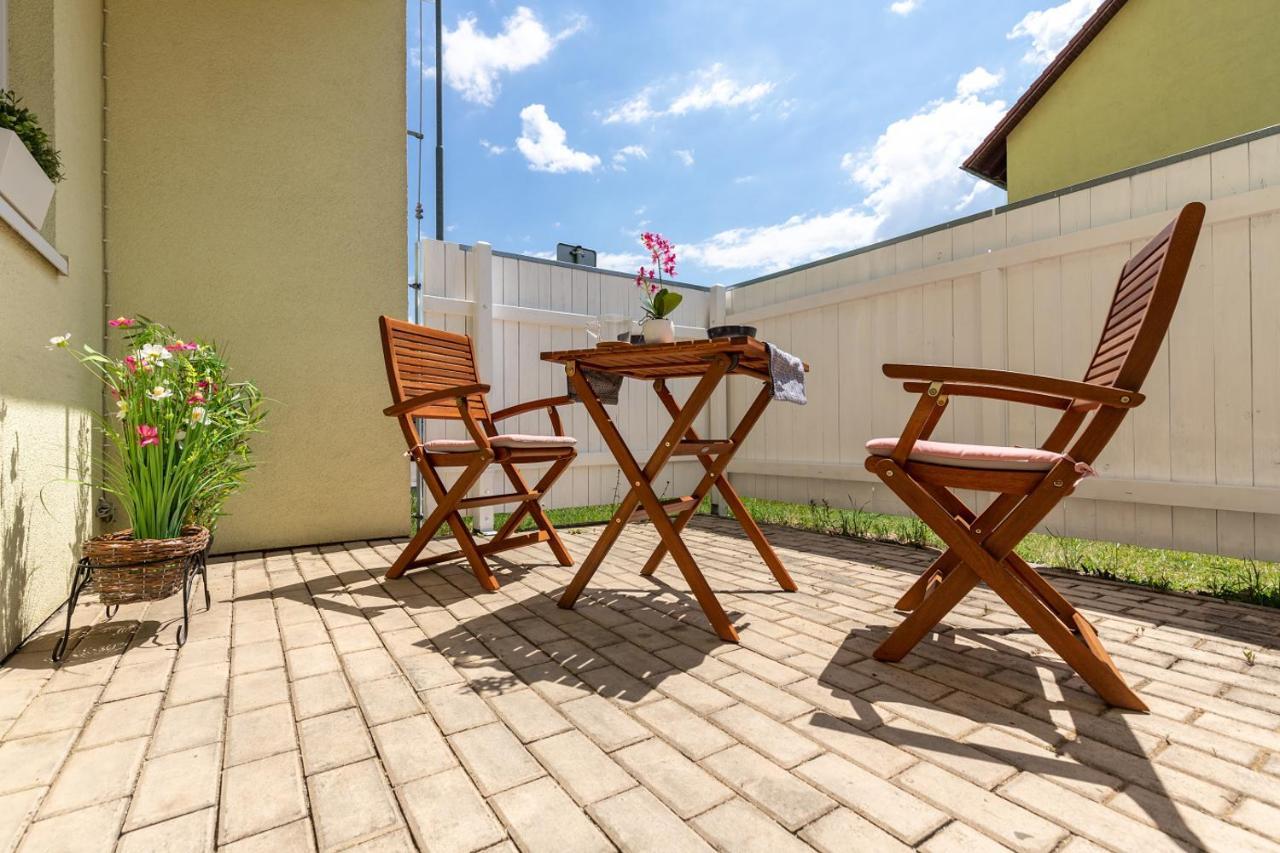 Apartman Dream V Mikulove - Jine Ubytovani Lednice Apartment ภายนอก รูปภาพ